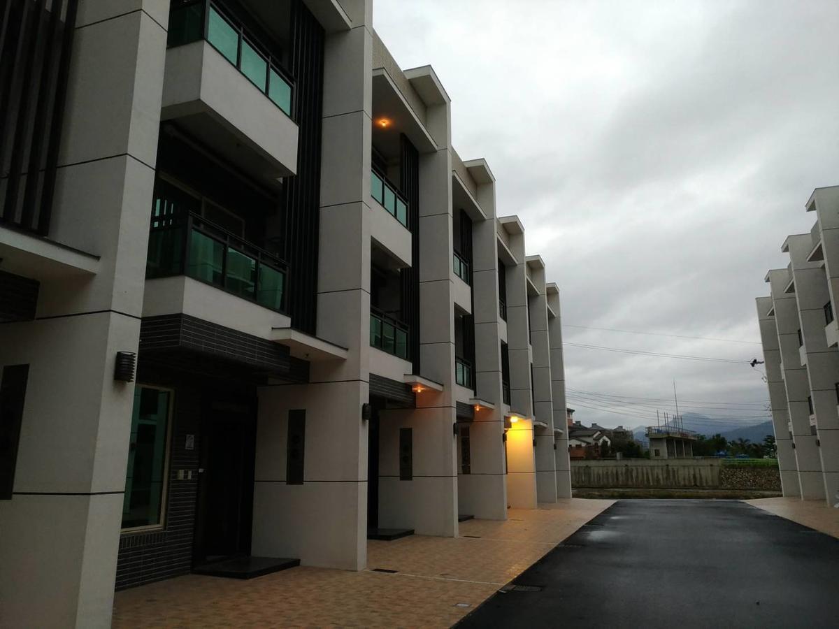 Smile Castle Apartment หลัวตง ภายนอก รูปภาพ